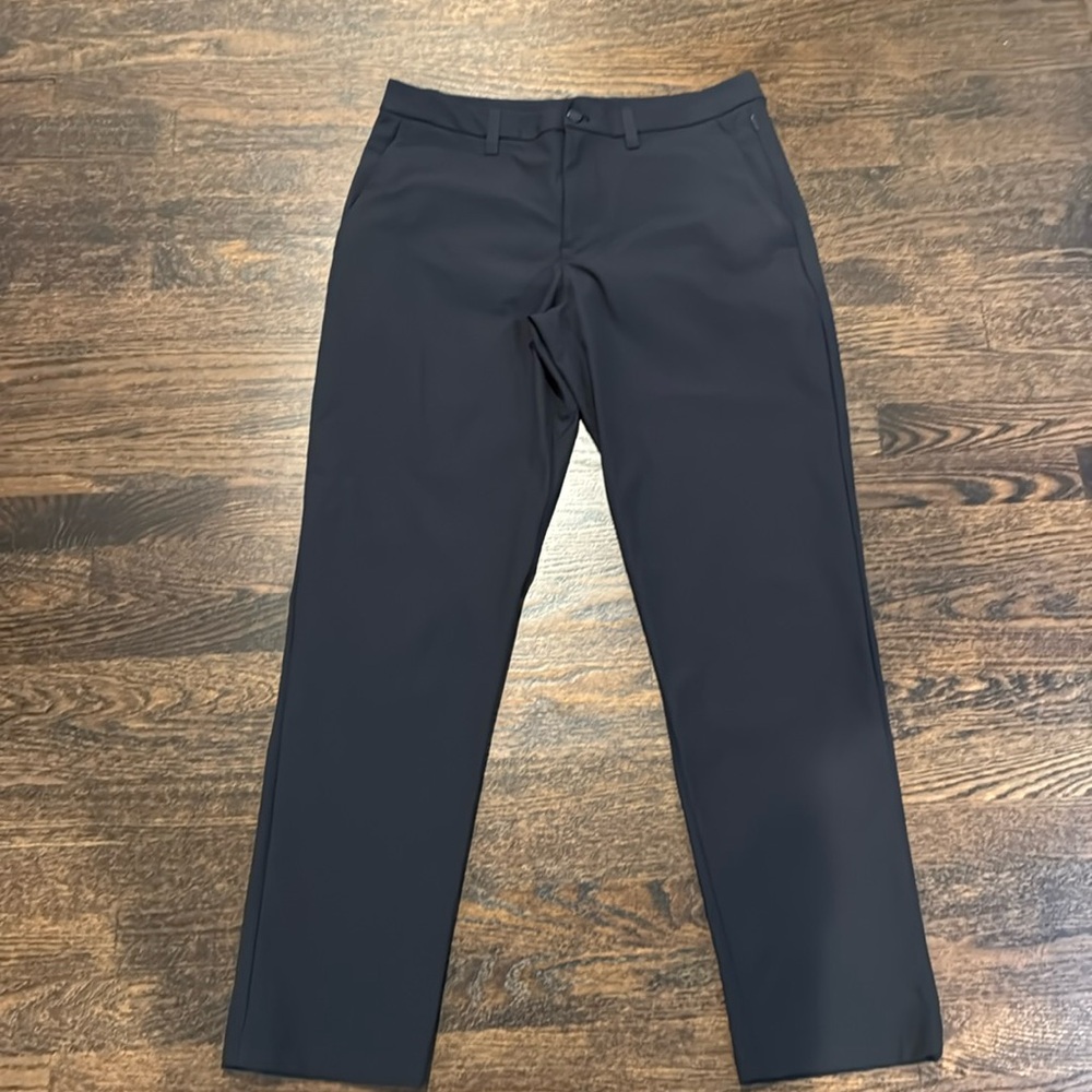 Lululemon ABC classic fit 32-L Warpstream. Black